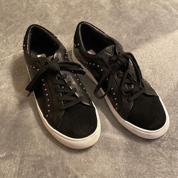 Steve Madden Shoes - Women’s Size 7 Steve Madden Zacy Sneakers